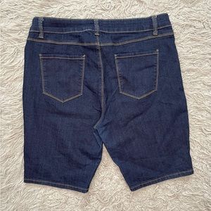 Women Plus Capris
